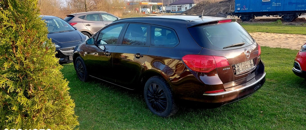 Opel Astra cena 28900 przebieg: 146000, rok produkcji 2013 z Zator małe 16